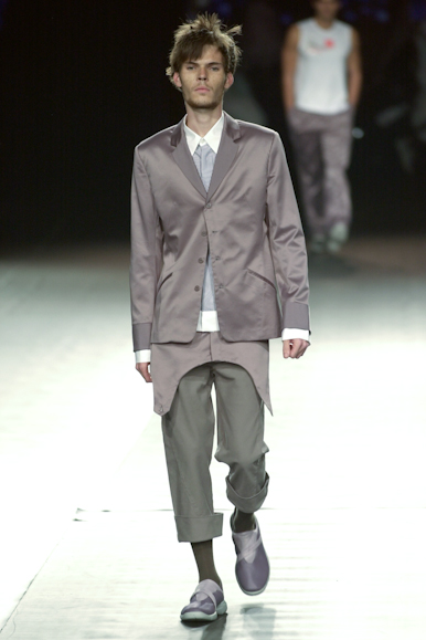 desfile-vrom-verao2003spfw-044