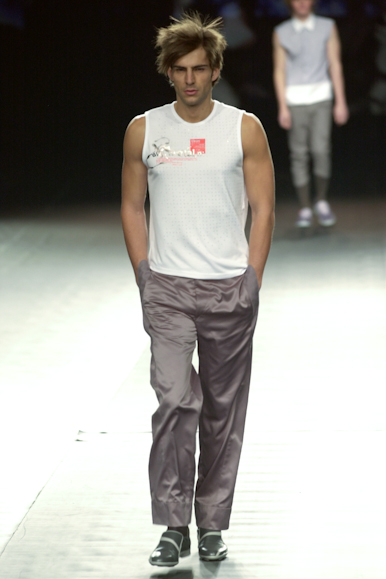 desfile-vrom-verao2003spfw-046