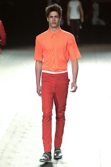 desfile-vrom-verao2003spfw-050
