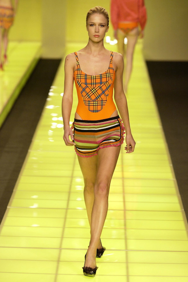 desfiles-cori-spverao2004rtw-113