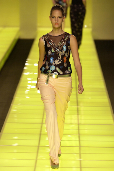 desfiles-cori-spverao2004rtw-121