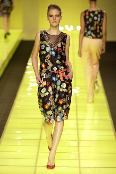 desfiles-cori-spverao2004rtw-122