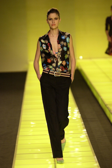 desfiles-cori-spverao2004rtw-141