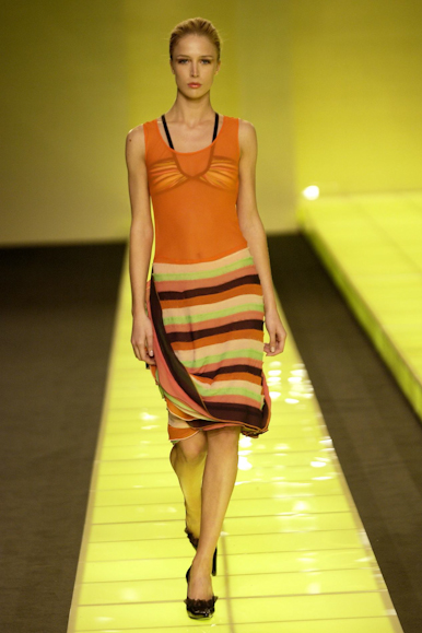 desfiles-cori-spverao2004rtw-146