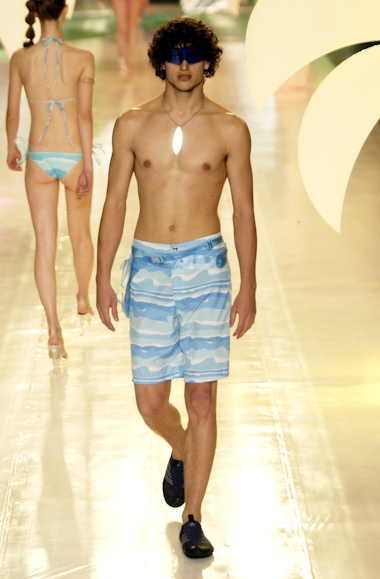 desfiles-aguadecoco-spverao2004rtw-113