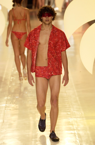 desfiles-aguadecoco-spverao2004rtw-127
