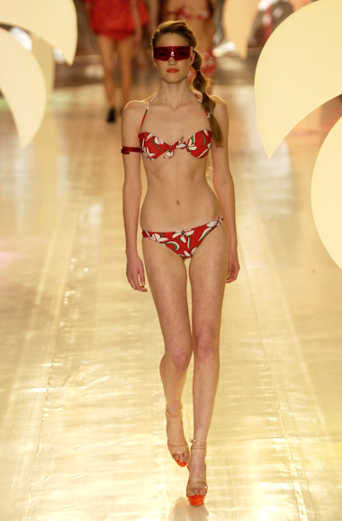 desfiles-aguadecoco-spverao2004rtw-128