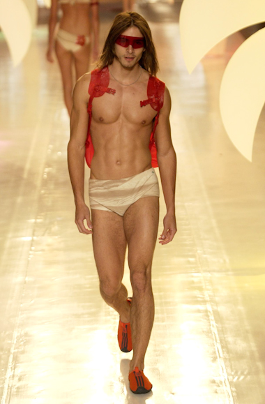 desfiles-aguadecoco-spverao2004rtw-133