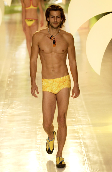 desfiles-aguadecoco-spverao2004rtw-137