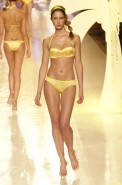 desfiles-aguadecoco-spverao2004rtw-141