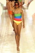 desfiles-aguadecoco-spverao2004rtw-158