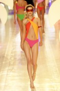 desfiles-aguadecoco-spverao2004rtw-160