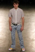 desfiles-alexandreherchcovichmen-spverao2004rtw-103