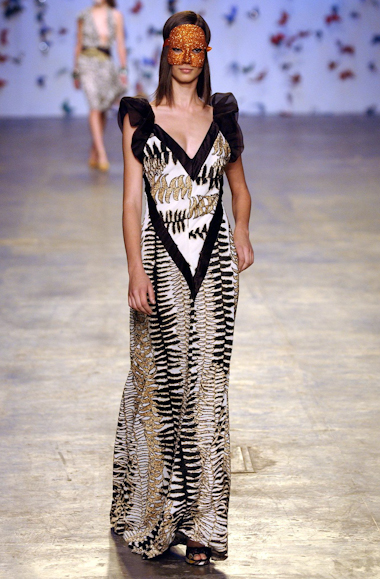 desfiles-andrelima-spverao2004rtw-108