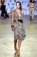 desfiles-andrelima-spverao2004rtw-109