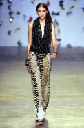 desfiles-andrelima-spverao2004rtw-111