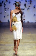 desfiles-andrelima-spverao2004rtw-116