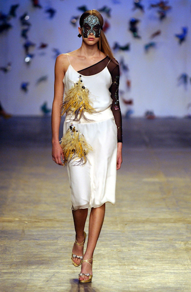 desfiles-andrelima-spverao2004rtw-116
