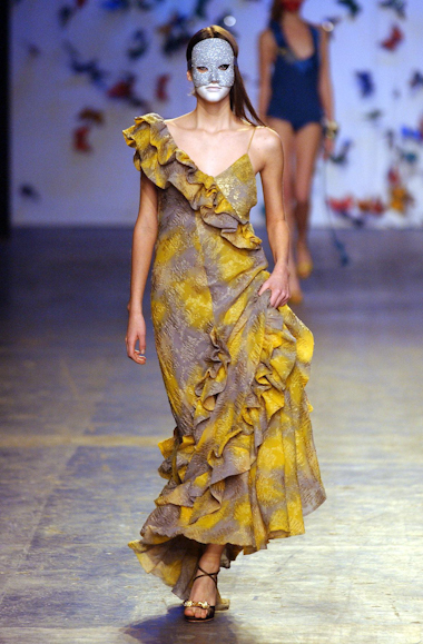 desfiles-andrelima-spverao2004rtw-125