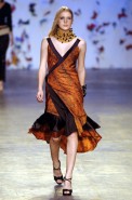 desfiles-andrelima-spverao2004rtw-133