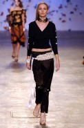desfiles-andrelima-spverao2004rtw-134