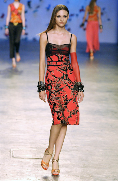 desfiles-andrelima-spverao2004rtw-140