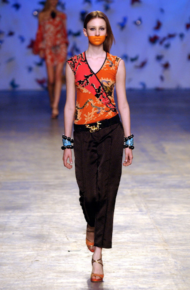 desfiles-andrelima-spverao2004rtw-141