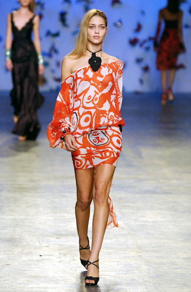 desfiles-andrelima-spverao2004rtw-142