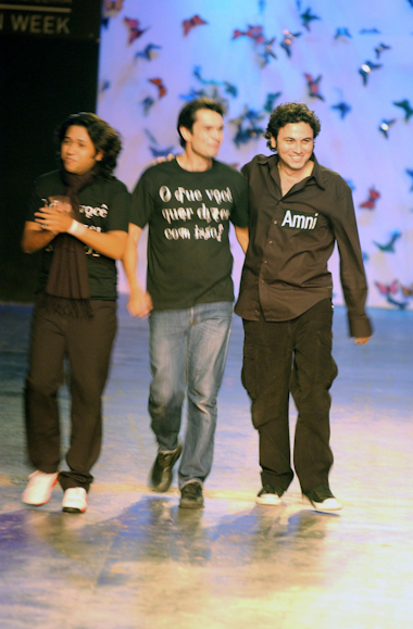 desfiles-andrelima-spverao2004rtw-146