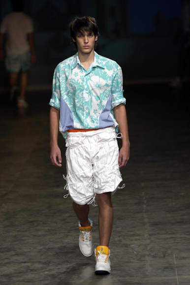 desfiles-britishcolony-spverao2004rtw-105