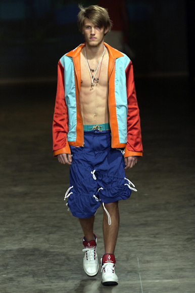 desfiles-britishcolony-spverao2004rtw-120