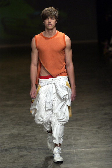 desfiles-britishcolony-spverao2004rtw-121