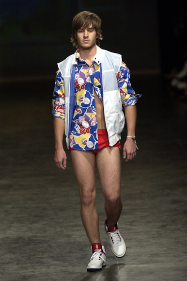 desfiles-britishcolony-spverao2004rtw-125
