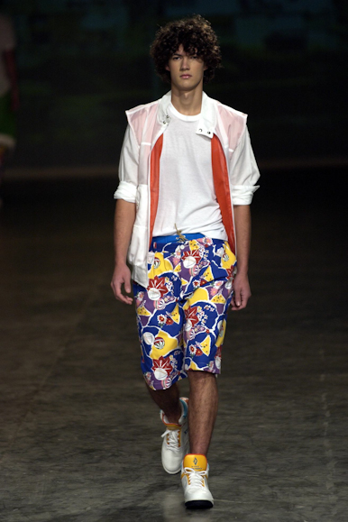 desfiles-britishcolony-spverao2004rtw-128