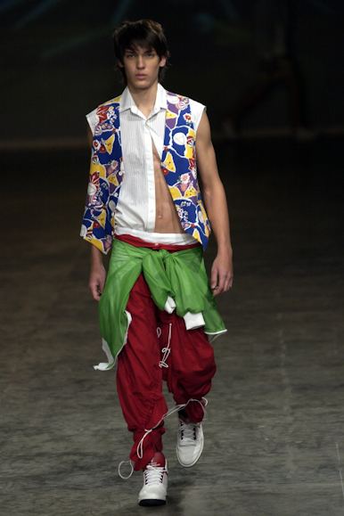 desfiles-britishcolony-spverao2004rtw-129