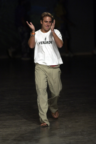 desfiles-britishcolony-spverao2004rtw-131
