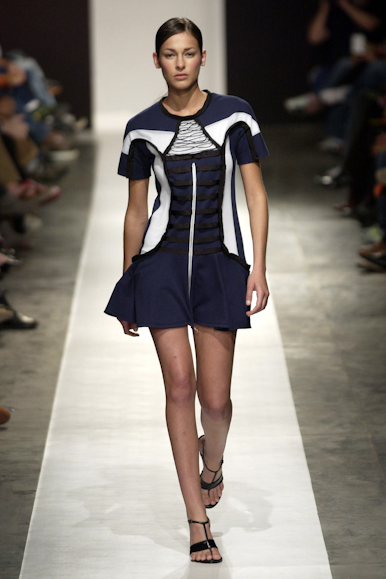 desfiles-carlotajoakina-spverao2004rtw-102