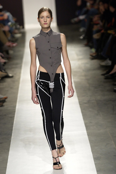 desfiles-carlotajoakina-spverao2004rtw-105