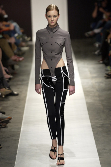 desfiles-carlotajoakina-spverao2004rtw-106