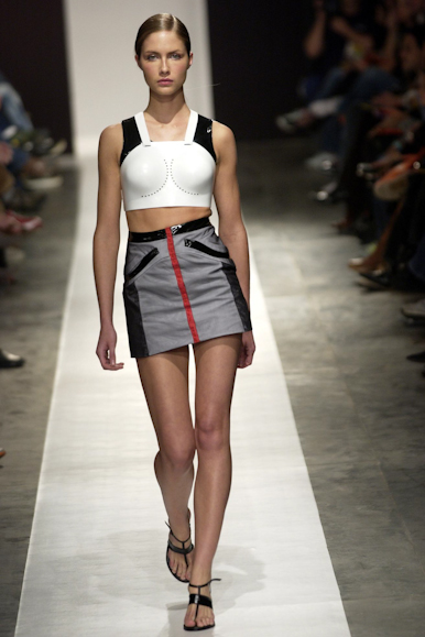 desfiles-carlotajoakina-spverao2004rtw-107