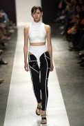 desfiles-carlotajoakina-spverao2004rtw-108