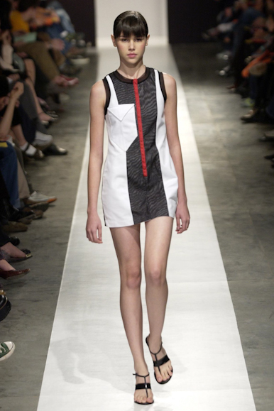 desfiles-carlotajoakina-spverao2004rtw-109