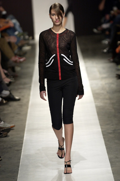 desfiles-carlotajoakina-spverao2004rtw-110