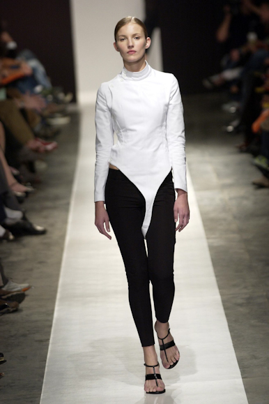 desfiles-carlotajoakina-spverao2004rtw-112