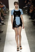 desfiles-carlotajoakina-spverao2004rtw-113