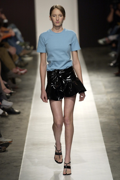 desfiles-carlotajoakina-spverao2004rtw-114