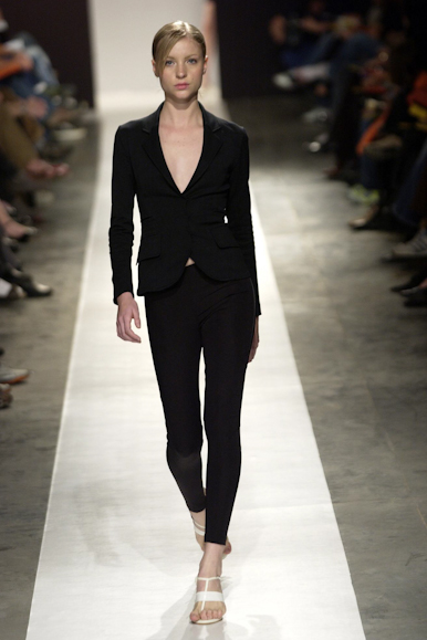 desfiles-carlotajoakina-spverao2004rtw-121