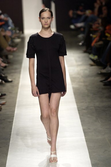 desfiles-carlotajoakina-spverao2004rtw-122