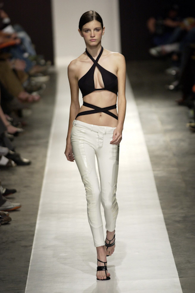 desfiles-carlotajoakina-spverao2004rtw-124