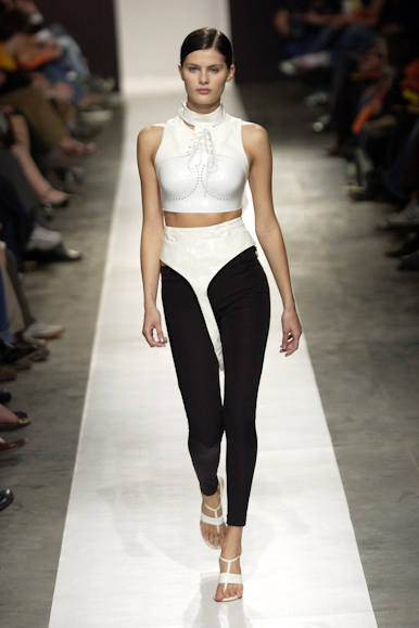 desfiles-carlotajoakina-spverao2004rtw-126